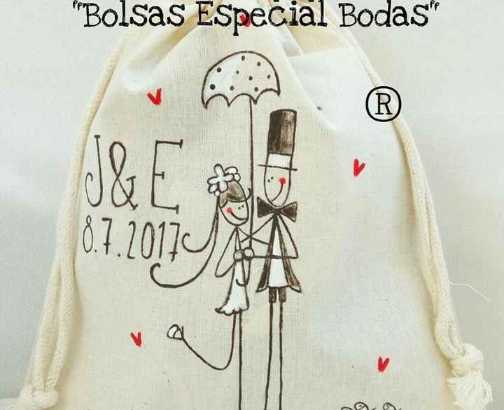 Chicas ayuda con la recogida de sobres - 1