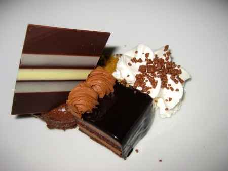 Cremoso de chocolate Valrhona, cookies y peta zetas