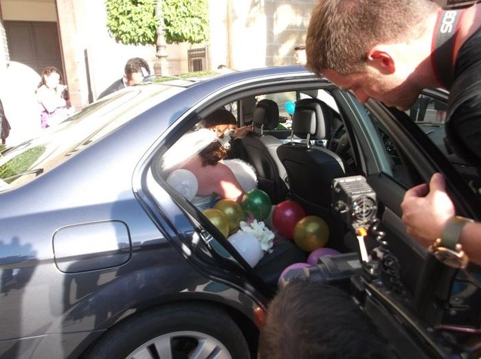 me llenaron el coche de globos