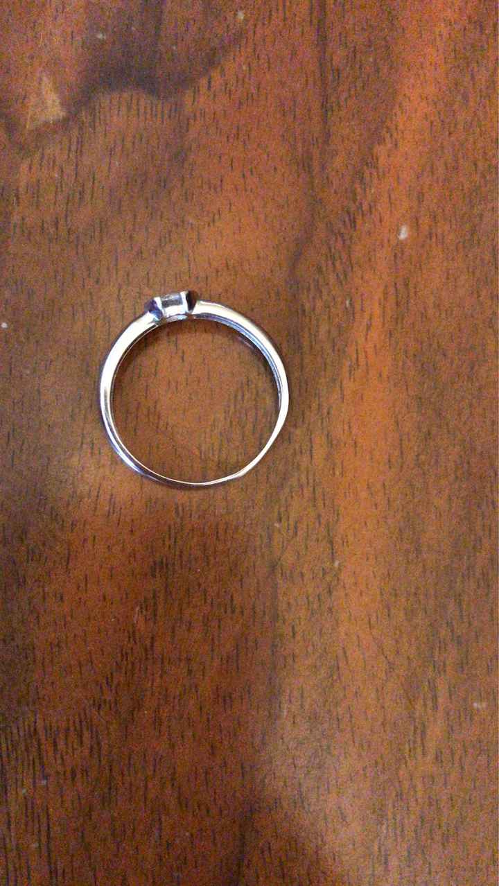 Dolor de cabeza con el anillo de compromiso - 1
