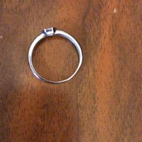 Dolor de cabeza con el anillo de compromiso - 1