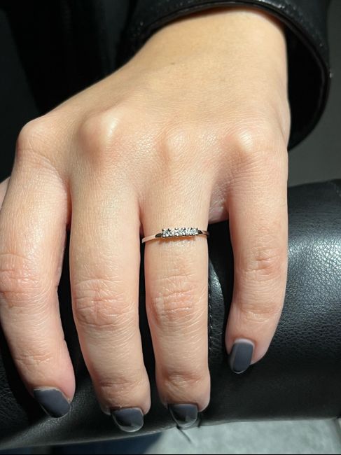 ¡Comenta si tu anillo de pedida se parece o no al de Cris! 💍 7