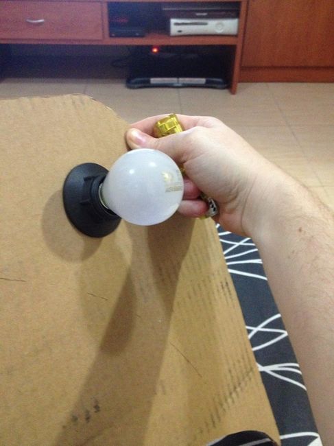 Muestra de la instalación de las bombillas