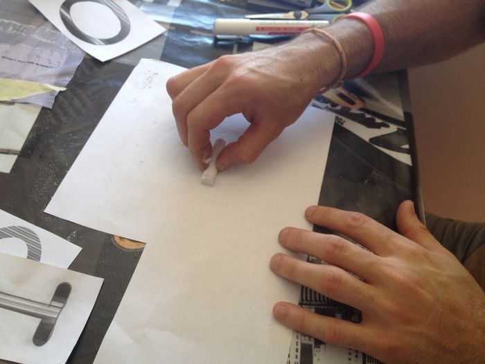 6 - Manchamos un folio con tiza