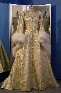 Elisabethan gown