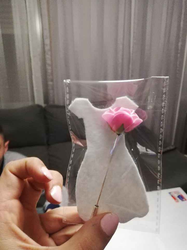 Mis alfileres de novia! (= - 1