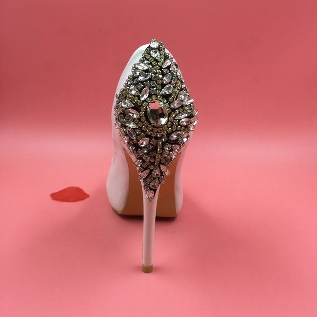 Zapatos con piedras - 1