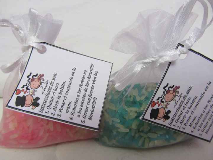 sacos de arroz de colores