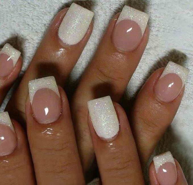 Una ayudita con las uñas - 2