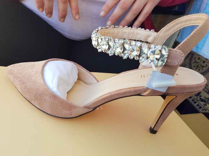 ¿De qué color vais a llevar los zapatos? - 1