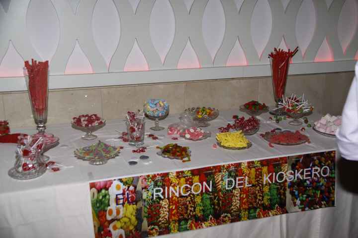 mesa de chuches...