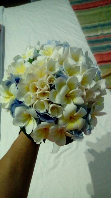 ¿llevar un detalle de color Común novio y Novia? - 1