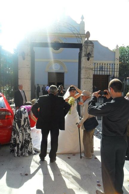 En la puerta de la Ermita