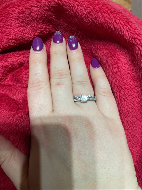 ¡Comenta si tu anillo de pedida se parece o no al de Cris! 💍 8