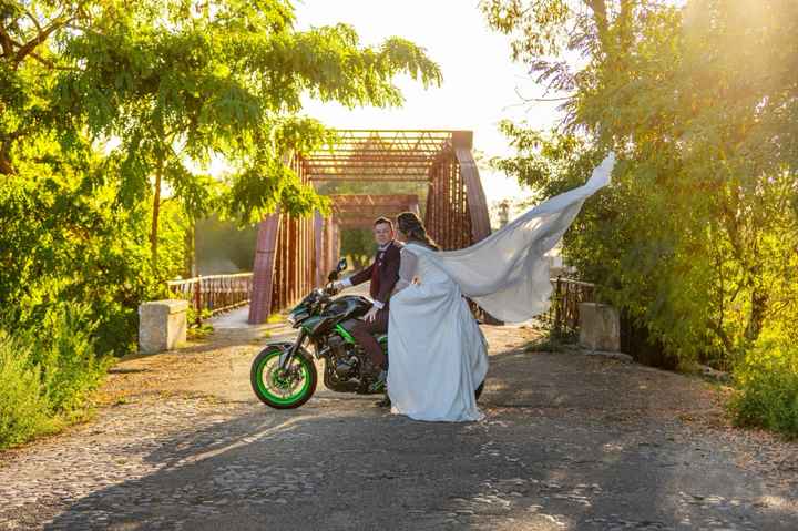 ¿Llegada al banquete en moto o en coche? - 1