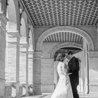 Postboda en la Plaza de España de Sevilla