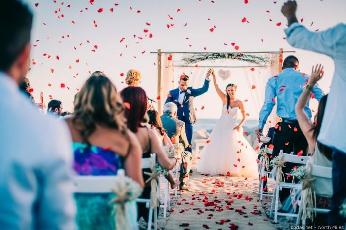 ¿Cuál es el mejor mes para una boda en la playa? 🌴 1