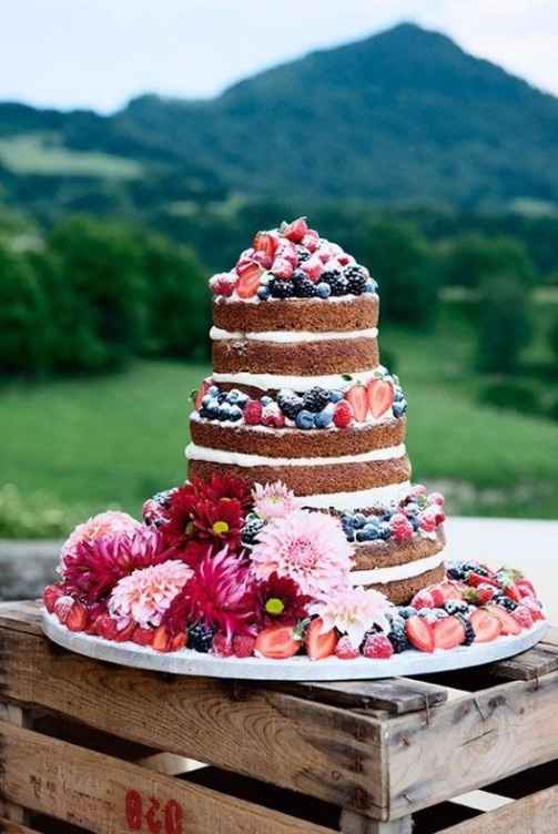 Guerra de tartas de boda. ¿Cuál te gusta?