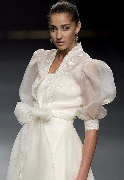 Vestido de novia con manga globo
