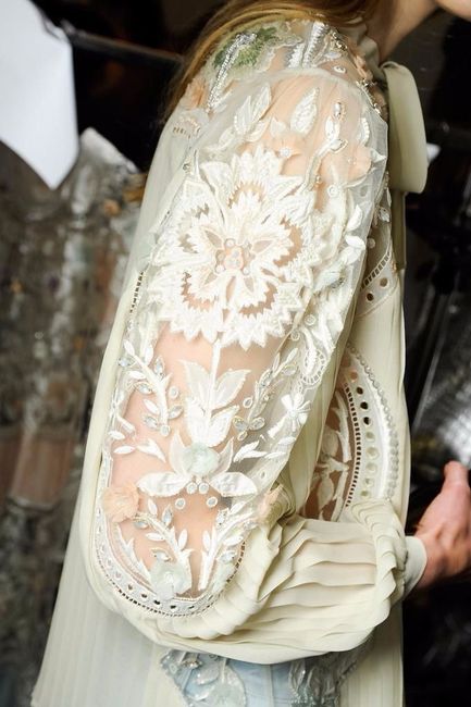 Vestido de novia con manga globo