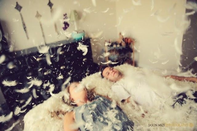 Una guerra de almohadas