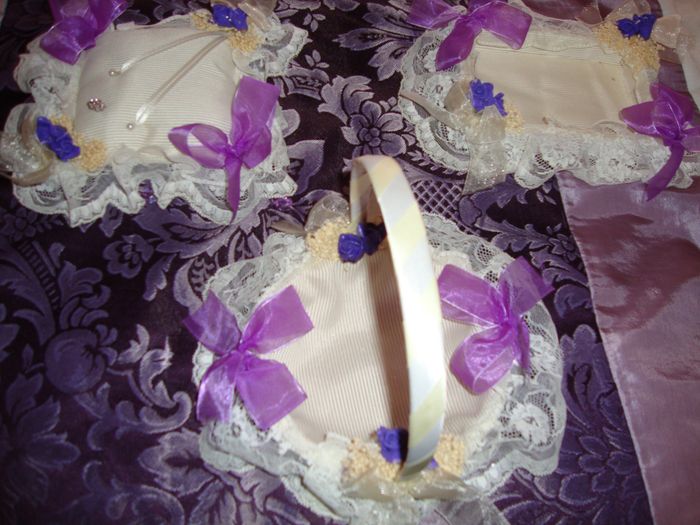 Conjunto de arras, cojín alianzas y cesta flores