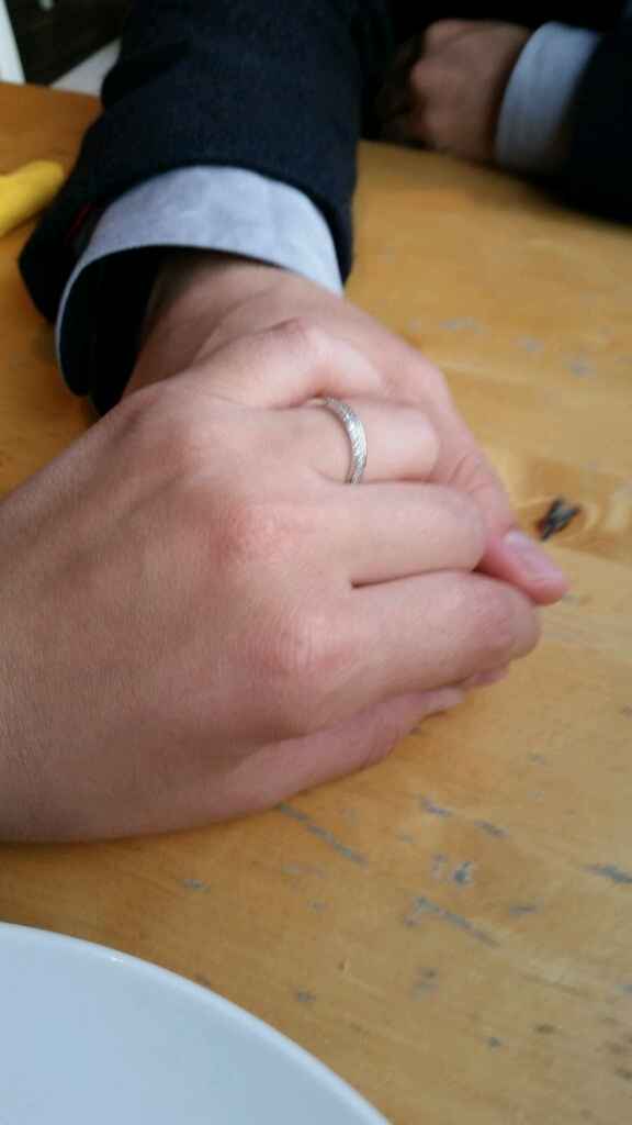 Pongamos todas nuestro anillo de compromiso - 1