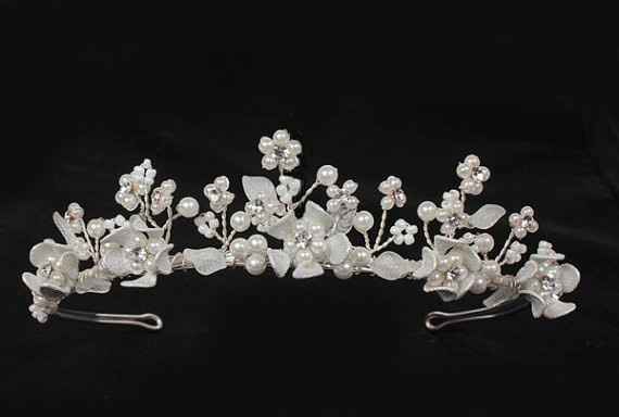 tiara 10