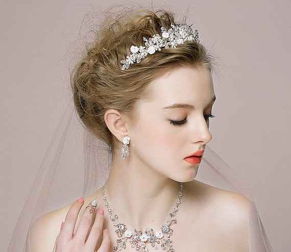 tiara 13