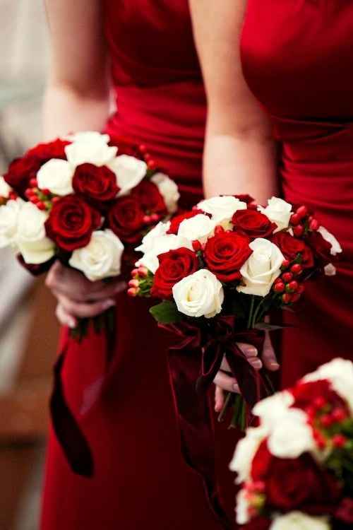 red and white bouquet 1