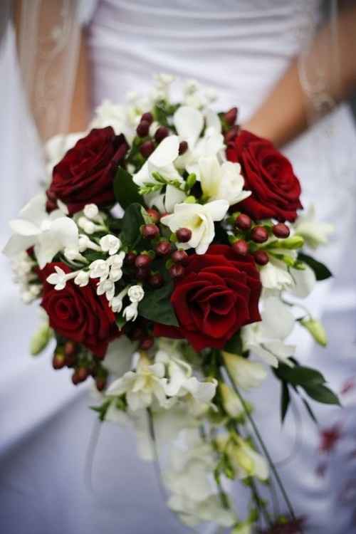 red and white bouquet 8