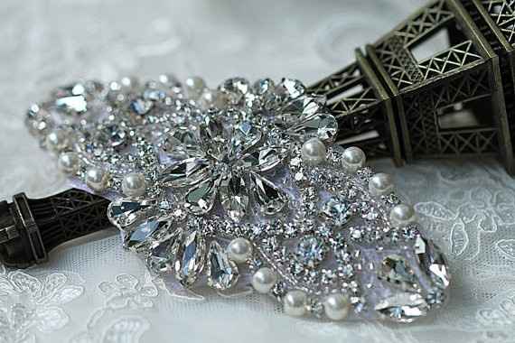 brooch 5