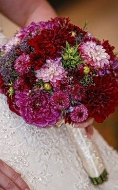 maroon bouquet 5