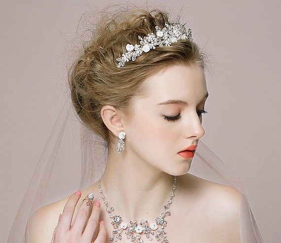 tiara 13