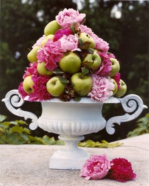 edible centrepiece 17