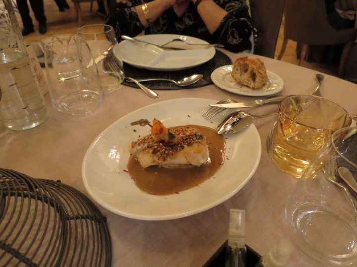 Rapito en costra de romesco y algas