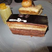 Tarta opera, de chocolate y café