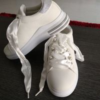 Zapatillas muy 'toscas' para novia? - 1