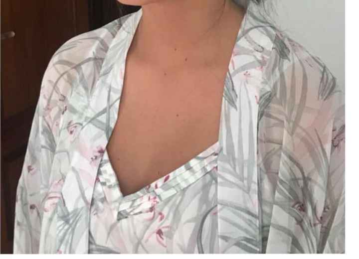Busco esta bata de novia, o similar, ayuda!!! - 1