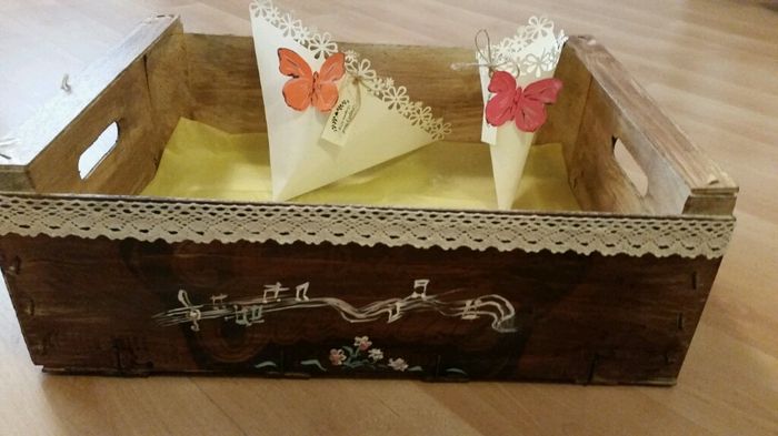 Caja de madera pintada - 2