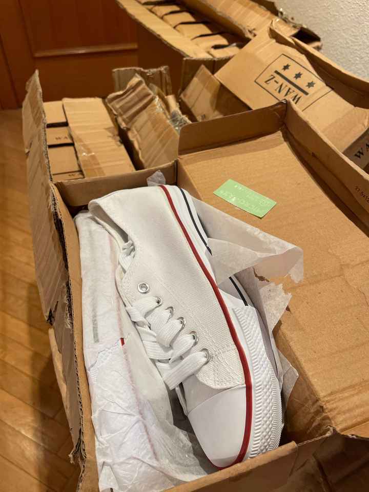 Zapatillas tipo Converse Invitadas - 1