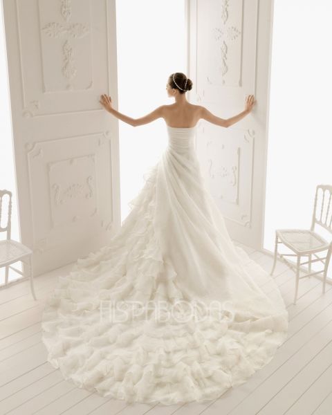 MI VESTIDO DE NOVIA POR DETRAS
