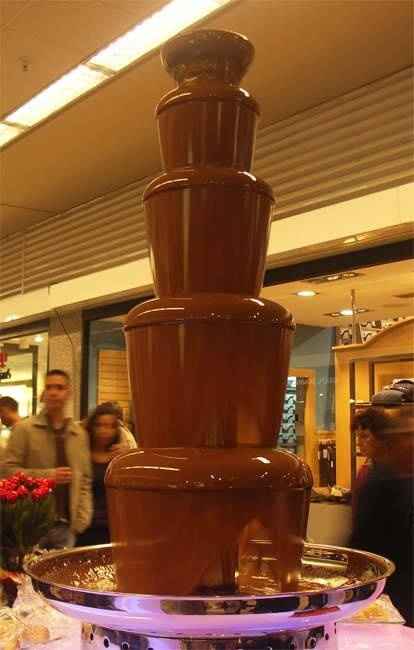 fuente de chocolate para la fiesta de mi boda x iglesia