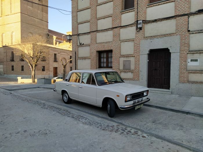 ¿Coche ostentoso o sencillo para llegar a la ceremonia? 🚗 2