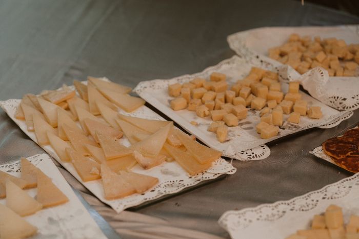 Una tabla de quesos nunca falla en el aperitivo nupcial 🧀 2