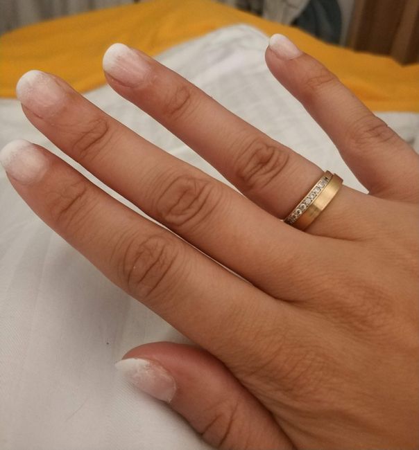 ¿ Llevo el anillo de compromiso el día de la boda ? 1