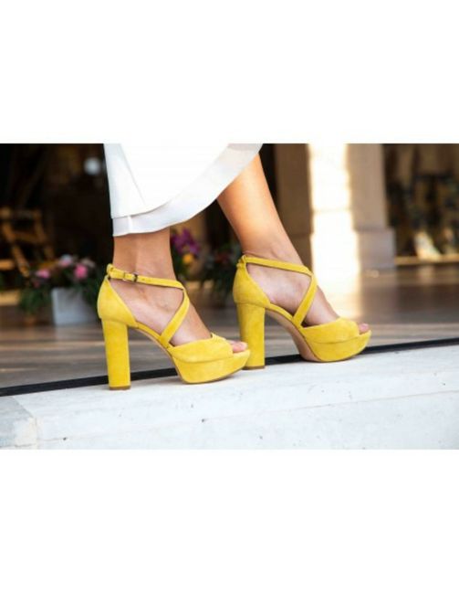 Zapatos amarillos 💛 6
