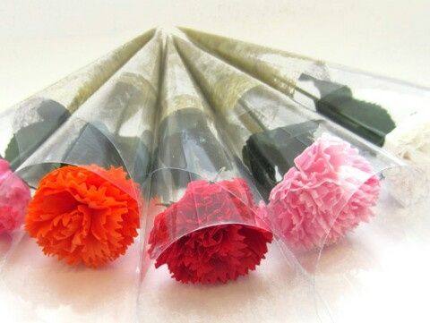 Detalles invitadas clavel jabon - 1