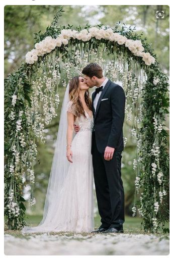 Decoración ceremonia con arco de flores 1