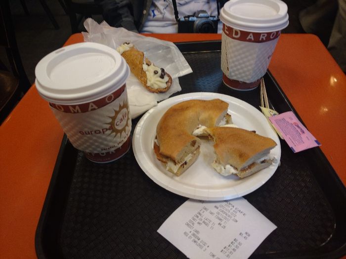 Bagel y canoli